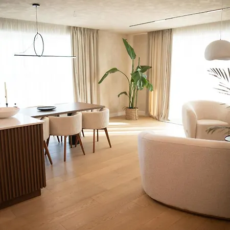 Penthouse Lebada View *