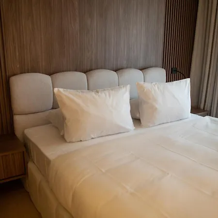 Penthouse Lebada View *