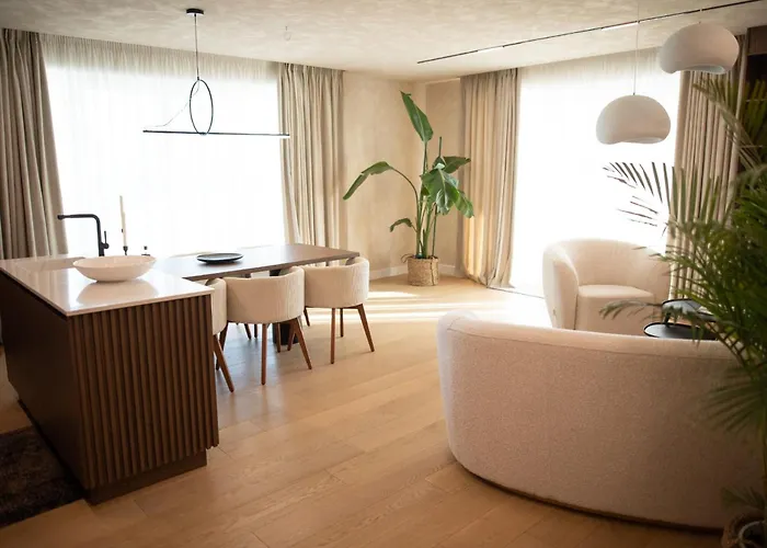 Penthouse Lebada View *